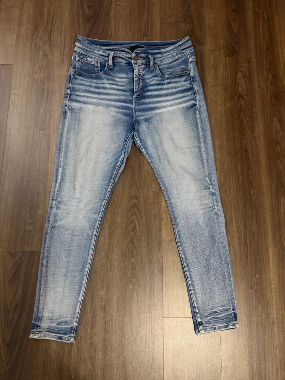 Buckle Women’s Light Blue Skinny Jeans - Faded Wash